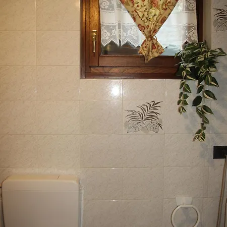 Maison Sarteur Ad Uso Turistico -vda-la Thuile- 0065 Apartment