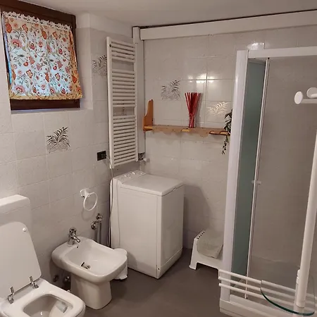 Апартаменты Maison Sarteur Ad Uso Turistico -vda-la Thuile- 0065 *