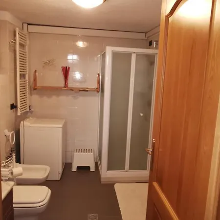 Апартаменты Maison Sarteur Ad Uso Turistico -vda-la Thuile- 0065 *